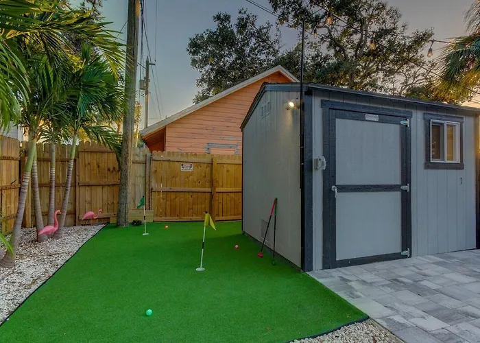 Apartment 1 Block To Beach, Pool, Bikes, Putt Putt- Triplex *